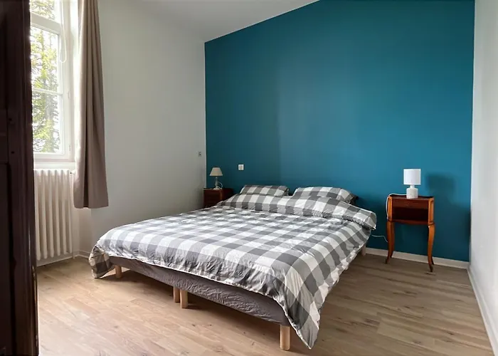 Ancienne Ecole Proche Du Puy Du Fou *